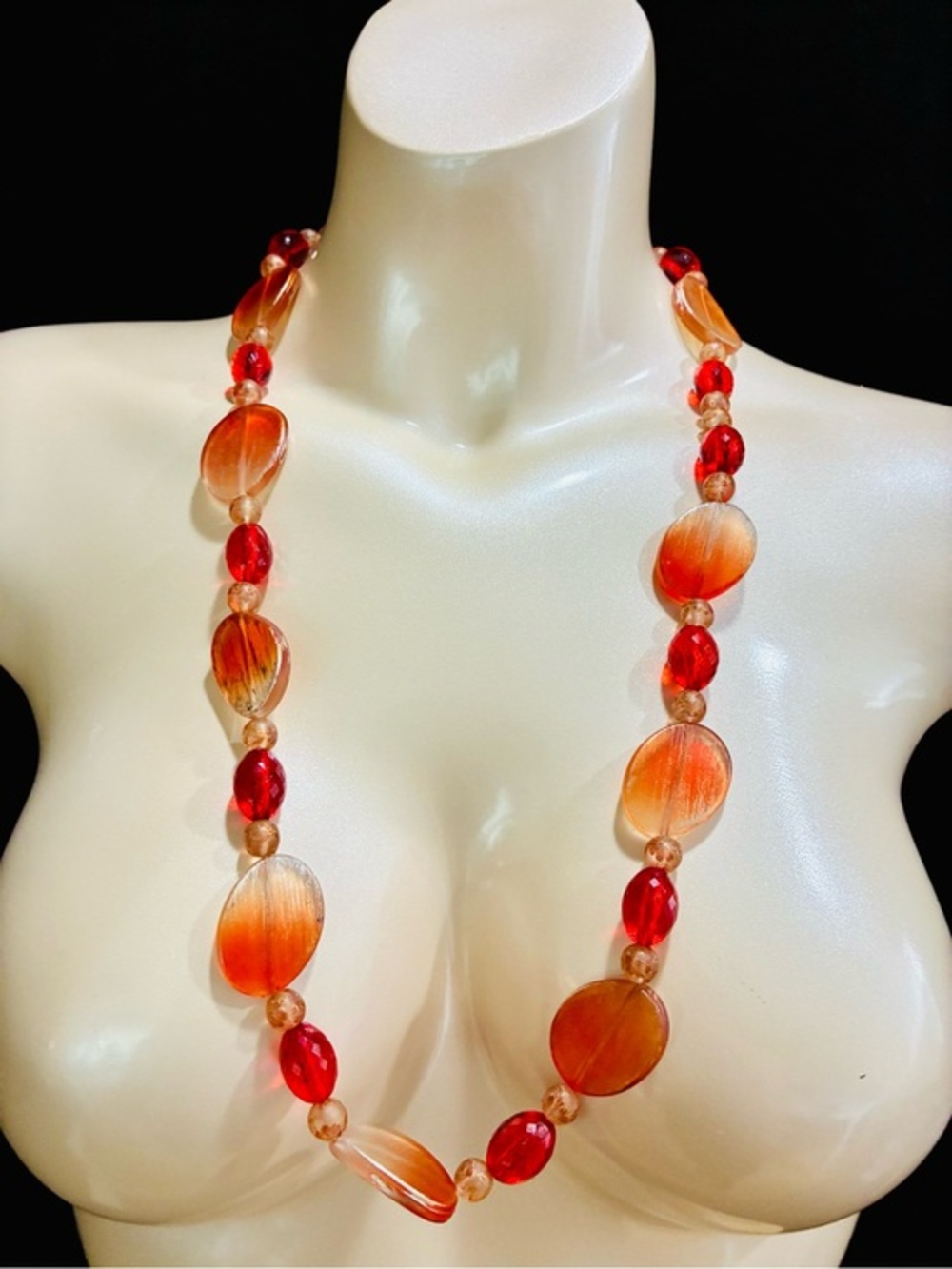 Summer Pop of Color Gradient Orange & Red Beaded Over The Head Necklace Easy EUC